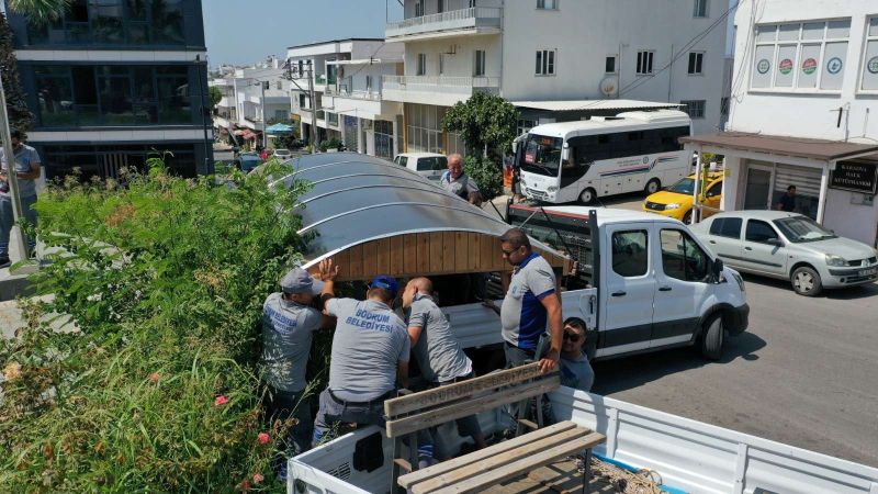 BELEDİYEDEN KENT MOBİLYALARI YENİLEME ÇALIŞMALARI