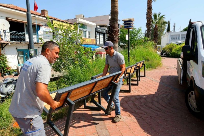 BELEDİYEDEN KENT MOBİLYALARI YENİLEME ÇALIŞMALARI