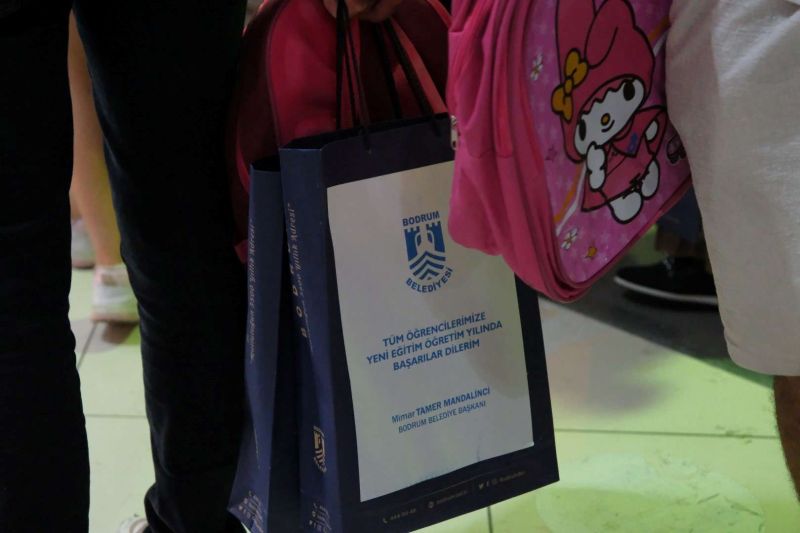 BODRUM MUNICIPALITY PROVIDES STATIONERY SUPPORT FOR STUDENTS