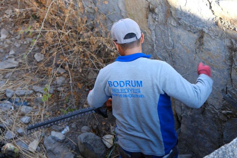 MUNICIPAL TEAMS STEP UP CLEANING OPERATIONS IN STREAMS
