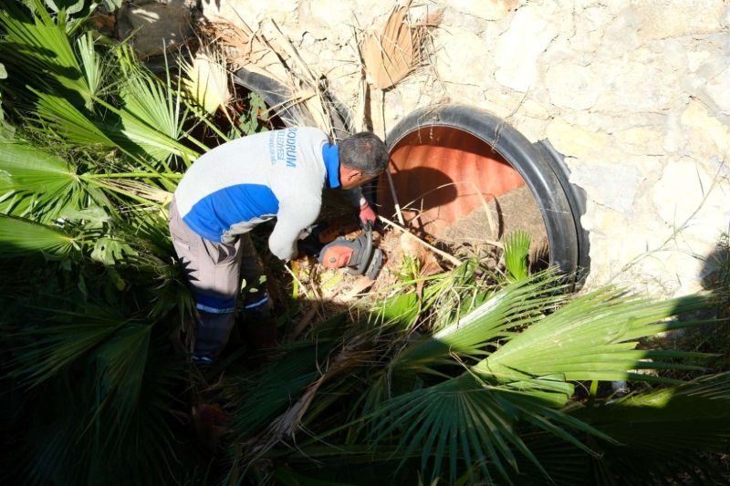 MUNICIPAL TEAMS STEP UP CLEANING OPERATIONS IN STREAMS