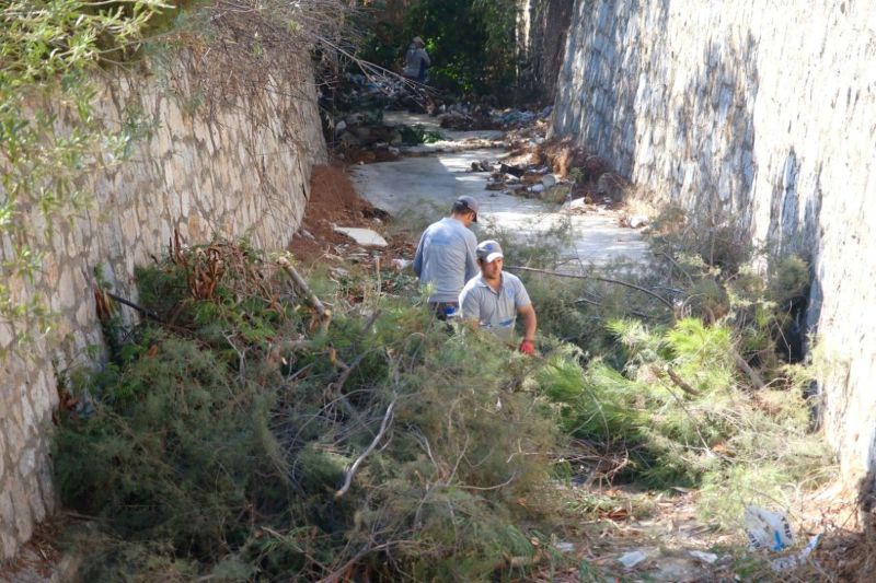 MUNICIPAL TEAMS STEP UP CLEANING OPERATIONS IN STREAMS