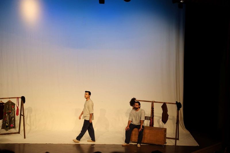 BODRUM BELEDİYESİ ŞEHİR TİYATROSU YENİ OYUNUYLA BEĞENİ TOPLADI