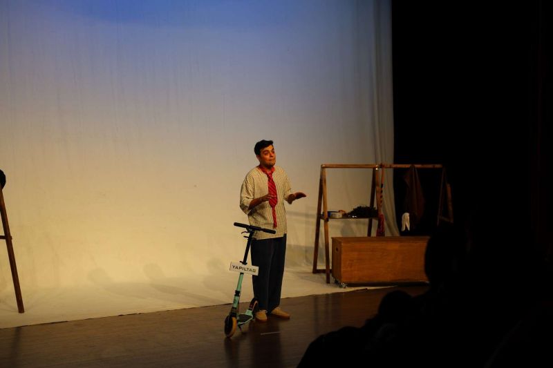 BODRUM BELEDİYESİ ŞEHİR TİYATROSU YENİ OYUNUYLA BEĞENİ TOPLADI