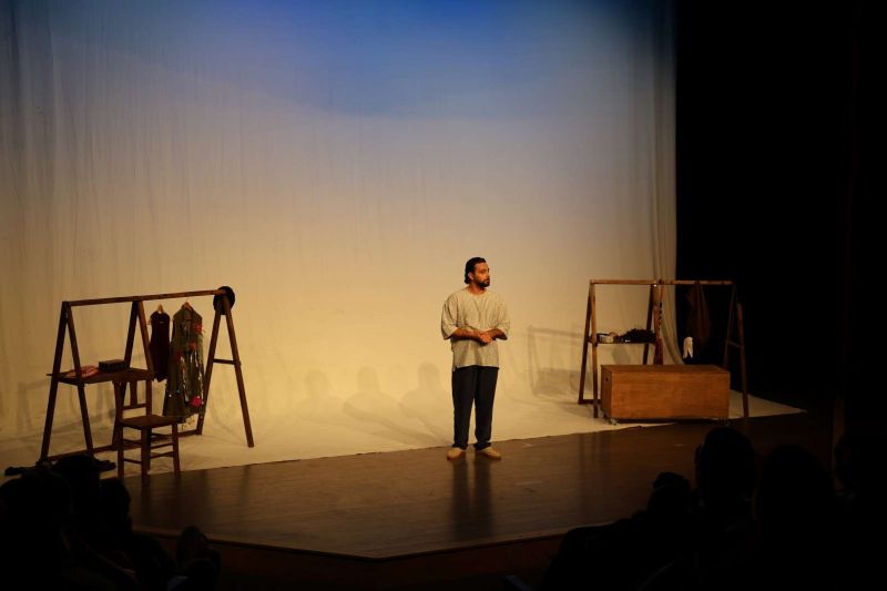 BODRUM BELEDİYESİ ŞEHİR TİYATROSU YENİ OYUNUYLA BEĞENİ TOPLADI