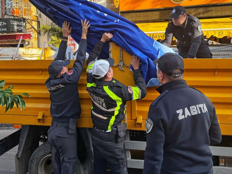 BODRUM’DA KAMUSAL ALANLAR İŞGALLERDEN TEMİZLENİYOR