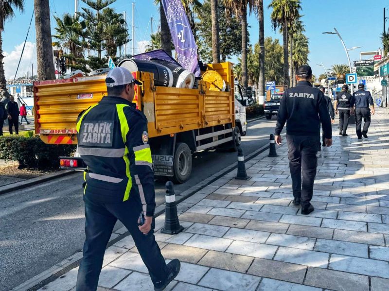BODRUM’DA KAMUSAL ALANLAR İŞGALLERDEN TEMİZLENİYOR