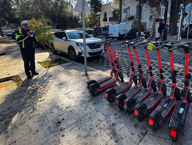 BODRUM’DA KAMUSAL ALANLAR İŞGALLERDEN TEMİZLENİYOR