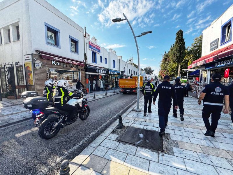 BODRUM’DA KAMUSAL ALANLAR İŞGALLERDEN TEMİZLENİYOR