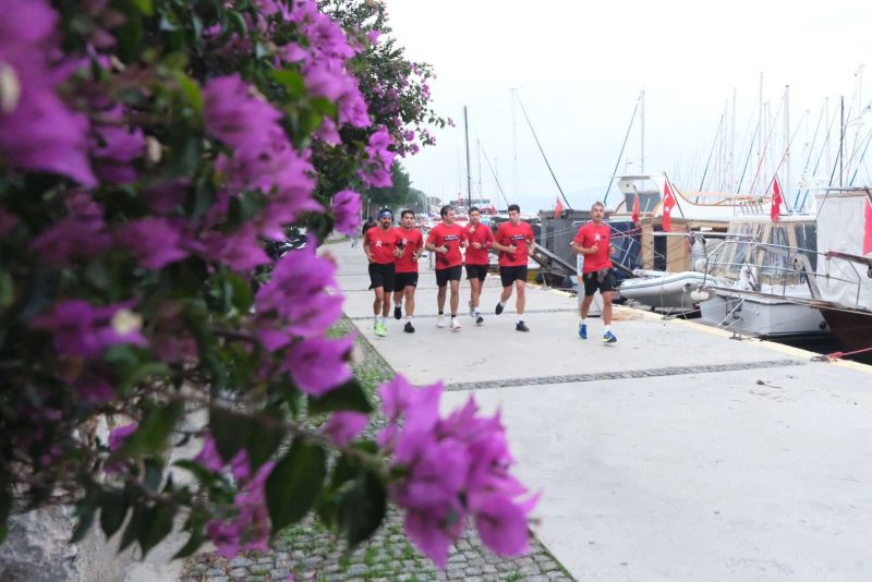 BAŞKAN MANDALİNCİ, BİTEZ'DE DÜZENLENEN SABAH KOŞUSUNA KATILDI