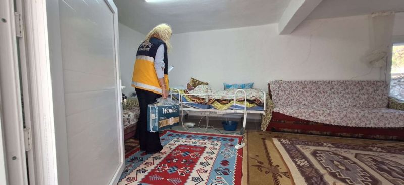 BELEDİYEDEN 385 HANEYE MORAL ZİYARETİ