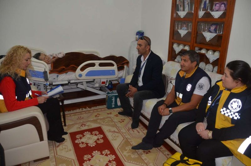 BELEDİYEDEN 385 HANEYE MORAL ZİYARETİ