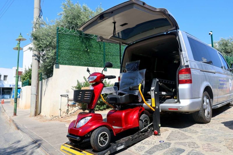 BODRUM BELEDİYESİNDEN AKÜLÜ SANDALYE, BAKIM VE ONARIM DESTEĞİ