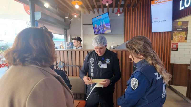 BELEDİYE EKİPLERİNDEN GIDA DENETİMLERİ