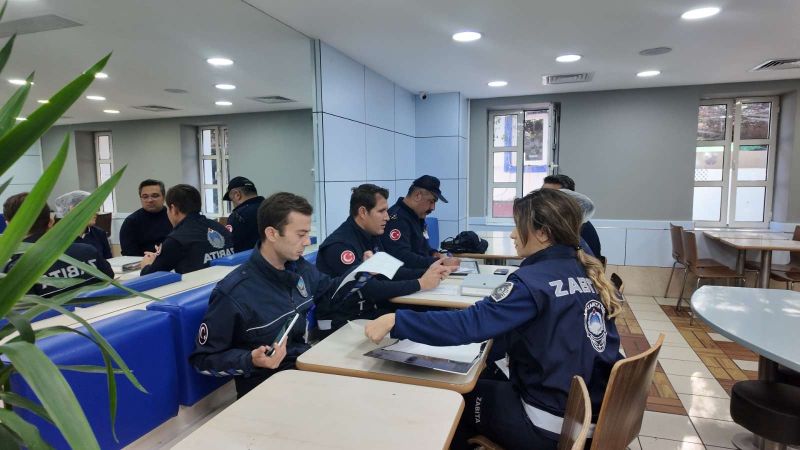 BELEDİYE EKİPLERİNDEN GIDA DENETİMLERİ