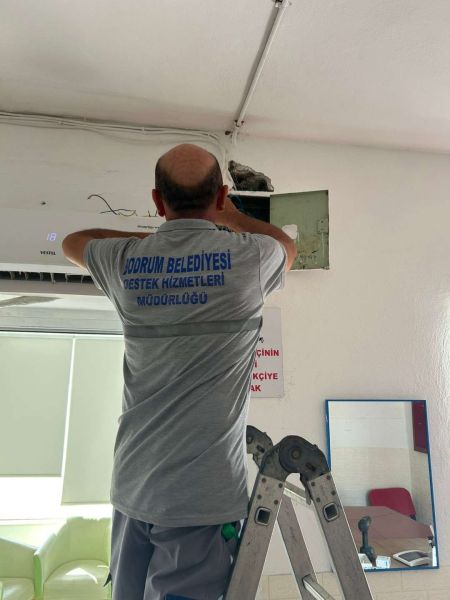 BODRUM BELEDİYESİ, OKULLARDAKİ BAKIM VE ONARIM ÇALIŞMALARINI SÜRDÜRÜYOR