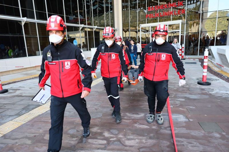 BAK’TAN HASTANEDE DEPREM, YANGIN VE TAHLİYE TATBİKATI