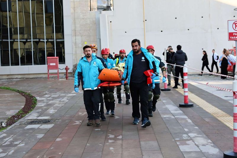 BAK’TAN HASTANEDE DEPREM, YANGIN VE TAHLİYE TATBİKATI