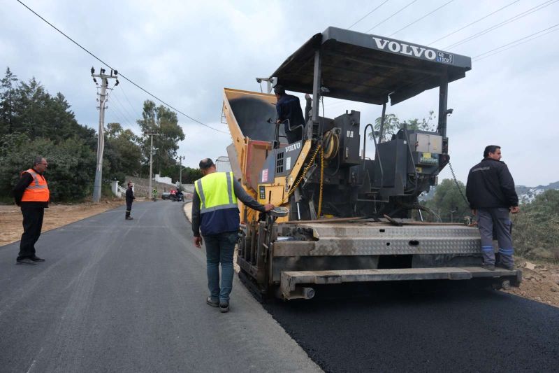 YAĞMUR ÖNCESİNDE ASFALT ÇALIŞMALARI TAMAMLANDI