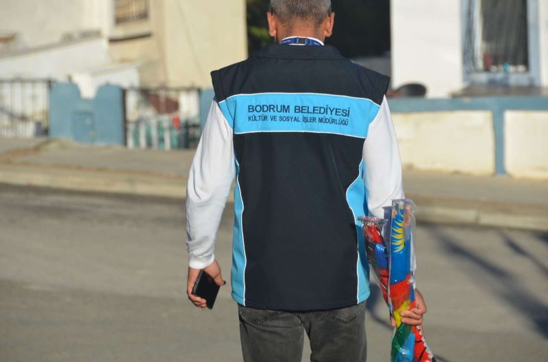 BODRUM BELEDİYESİ “ÇOCUKLARIMIZ OYUNCAKSIZ KALMASIN” PROJESİYLE MİNİK YÜZLERİ GÜLDÜRDÜ