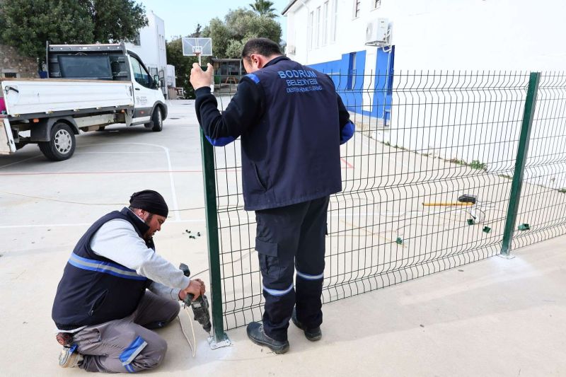 BELEDİYEDEN OKULLARA KAPSAMLI BAKIM VE ONARIM ÇALIŞMALARI