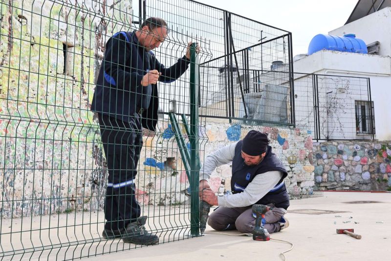 BELEDİYEDEN OKULLARA KAPSAMLI BAKIM VE ONARIM ÇALIŞMALARI