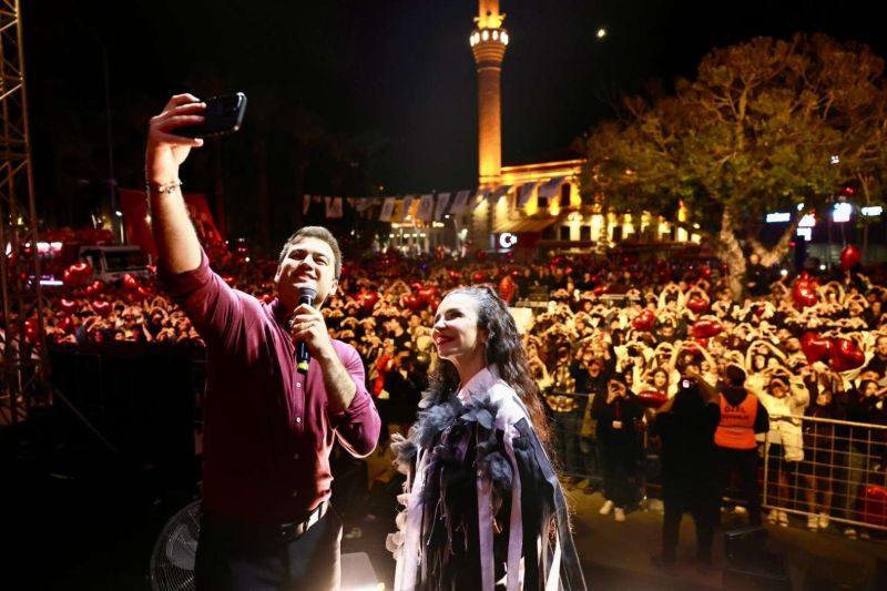 SEVGİLİLER GÜNÜ BODRUM’DA FATMA TURGUT KONSERİYLE KUTLANDI
