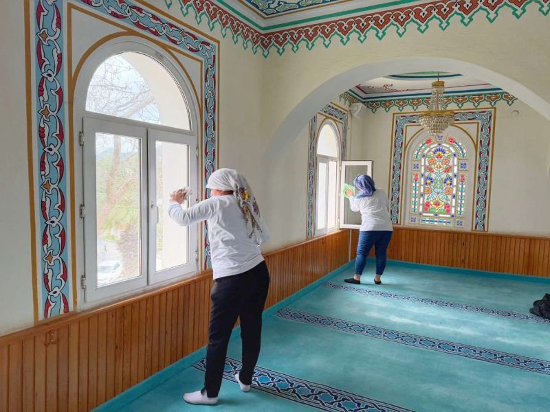 CAMİLERDE RAMAZAN TEMİZLİĞİ