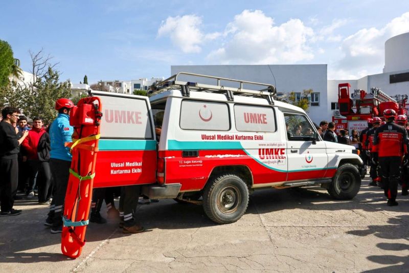 DEPREM HAFTASI KAPSAMINDA OKULLARDA TATBİKAT YAPILDI
