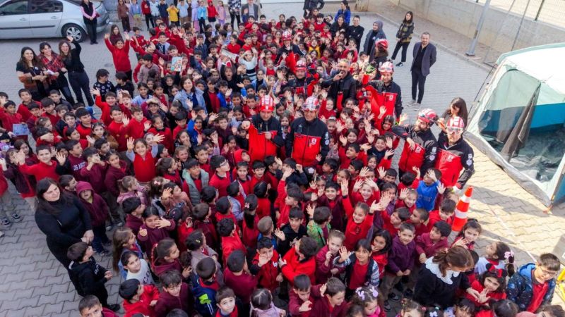 DEPREM HAFTASI KAPSAMINDA OKULLARDA TATBİKAT YAPILDI