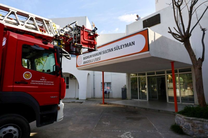 DEPREM HAFTASI KAPSAMINDA OKULLARDA TATBİKAT YAPILDI