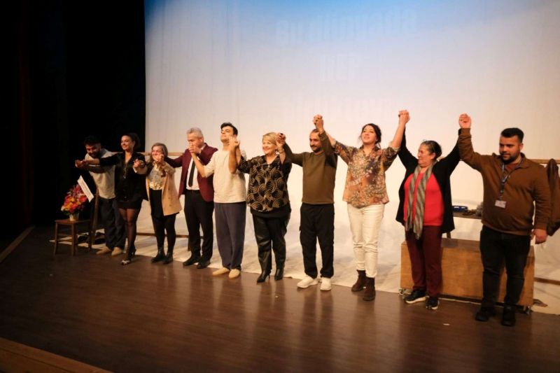 CAMBAZIN CENAZESİ DÜNYA TİYATRO GÜNÜ’NDE SAHNELENDİ