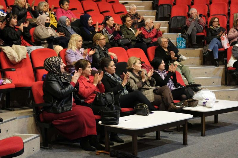 BODRUM’DA “KADIN ÇOCUK YOKSULLUĞU VE DAYANIŞMA SÖYLEŞİSİ” DÜZENLENDİ