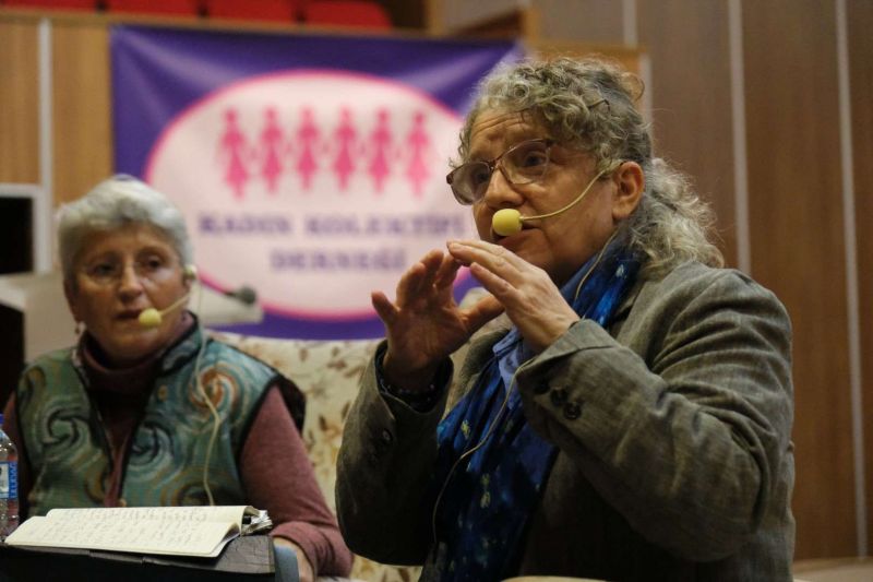 BODRUM’DA “KADIN ÇOCUK YOKSULLUĞU VE DAYANIŞMA SÖYLEŞİSİ” DÜZENLENDİ