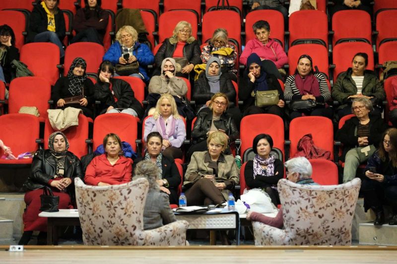 BODRUM’DA “KADIN ÇOCUK YOKSULLUĞU VE DAYANIŞMA SÖYLEŞİSİ” DÜZENLENDİ