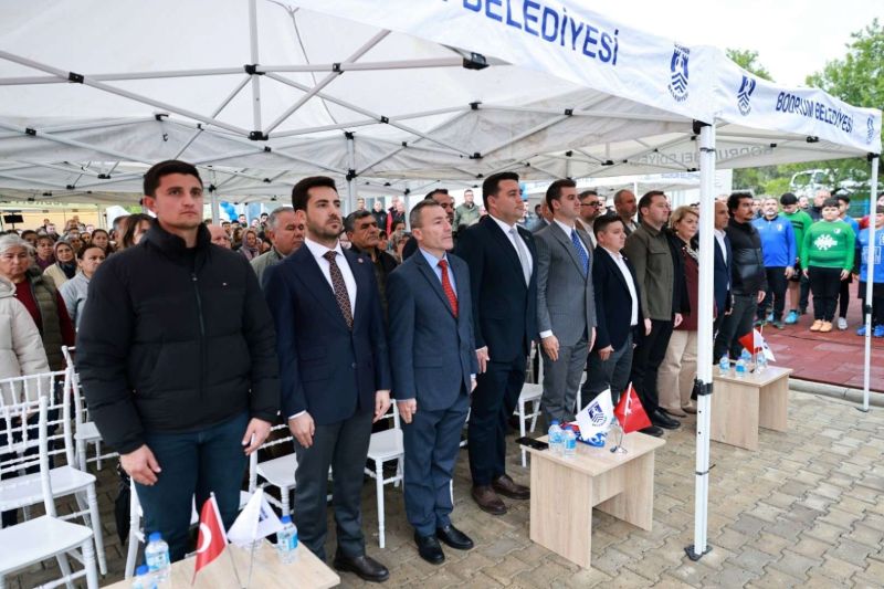 ÇİFTLİK HALI SAHA TESİSLERİ VATANDAŞLARIN KULLANIMINA AÇILDI