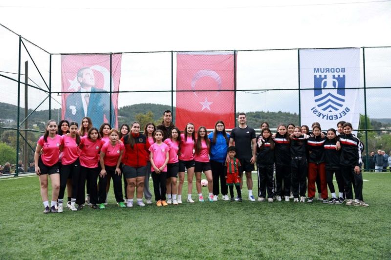 ÇİFTLİK HALI SAHA TESİSLERİ VATANDAŞLARIN KULLANIMINA AÇILDI