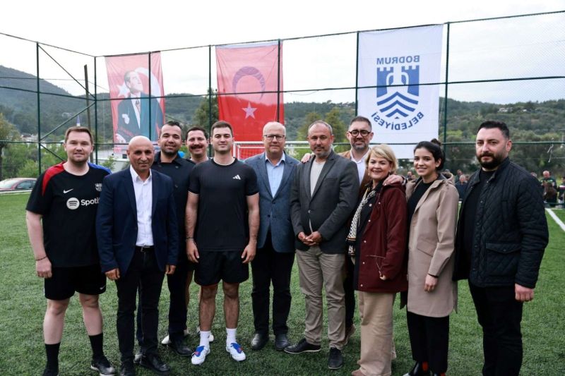 ÇİFTLİK HALI SAHA TESİSLERİ VATANDAŞLARIN KULLANIMINA AÇILDI