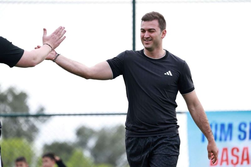 ÇİFTLİK HALI SAHA TESİSLERİ VATANDAŞLARIN KULLANIMINA AÇILDI