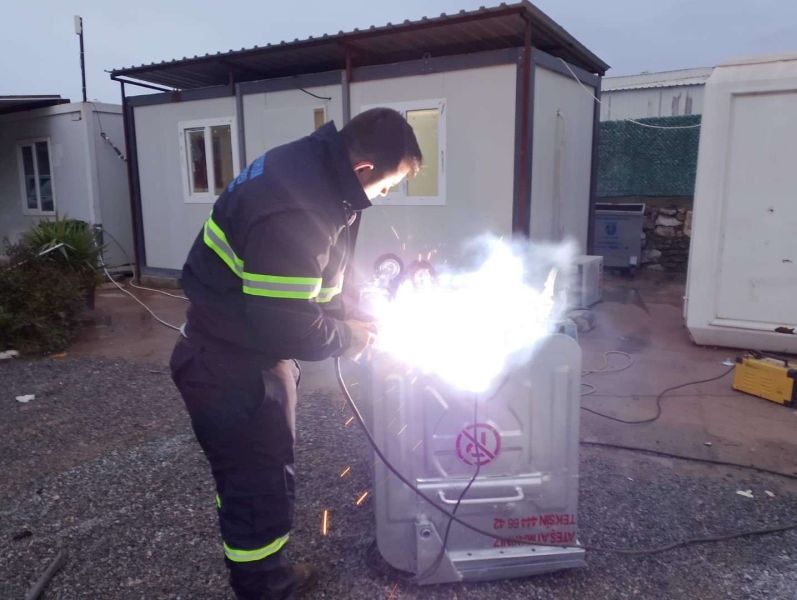 BELEDİYEDEN KONTEYNER YENİLEME ÇALIŞMALARI