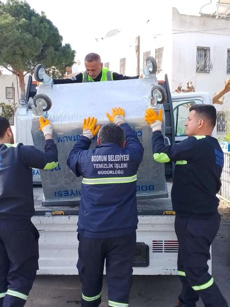 BELEDİYEDEN KONTEYNER YENİLEME ÇALIŞMALARI