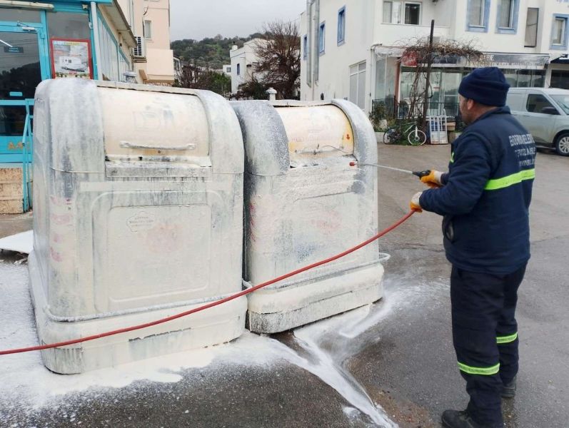 BELEDİYEDEN KONTEYNER YENİLEME ÇALIŞMALARI