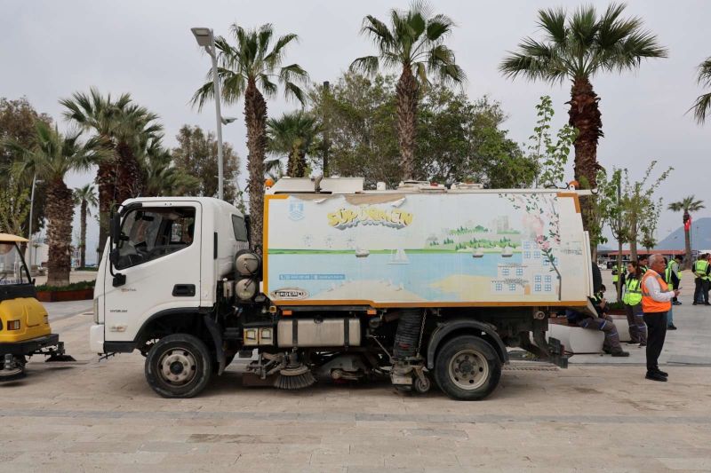 BODRUM’DA TEMİZLİK SEFERBERLİĞİ YENİDEN BAŞLADI