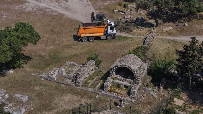 HALİKARNASSOS SURLARI VE MYNDOS KAPISI’NDA TEMİZLİK ÇALIŞMALARI TAMAMLANDI