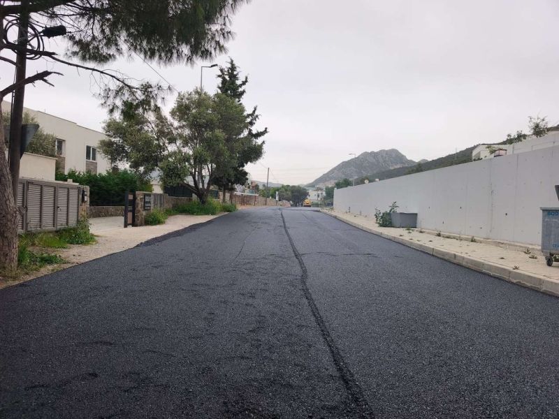 FEN İŞLERİ EKİPLERİNDEN İLÇE GENELİNDE YOĞUN MESAİ