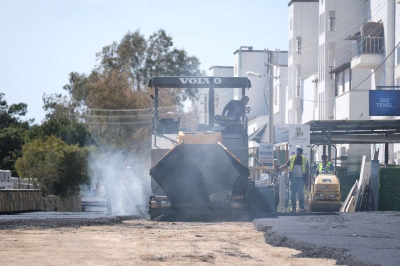 FEN İŞLERİ EKİPLERİNDEN İLÇE GENELİNDE YOĞUN MESAİ