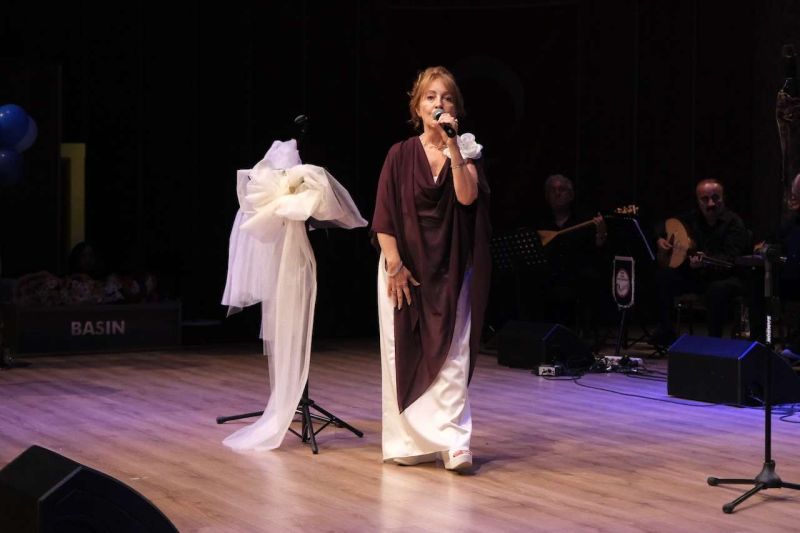 BODRUM’DA EYMEN İÇİN SÖYLE YARDIM KONSERİ GERÇEKLEŞTİ