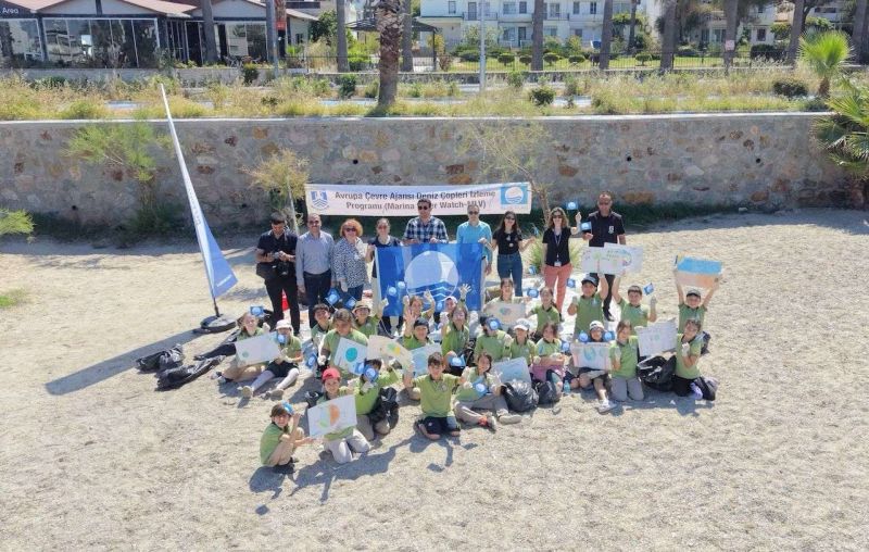 BODRUM'DA DENİZ ÇÖPLERİ İZLEME VE KIYI TEMİZLİĞİ ÇALIŞMASI GERÇEKLEŞTİRİLDİ