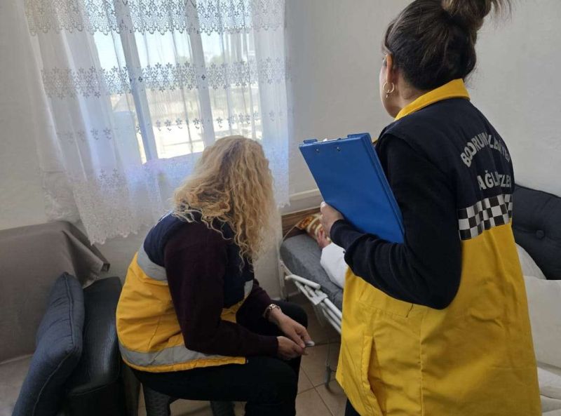 BELEDİYEDEN YATAĞA BAĞIMLI HASTALARA BAYRAM ZİYARETİ