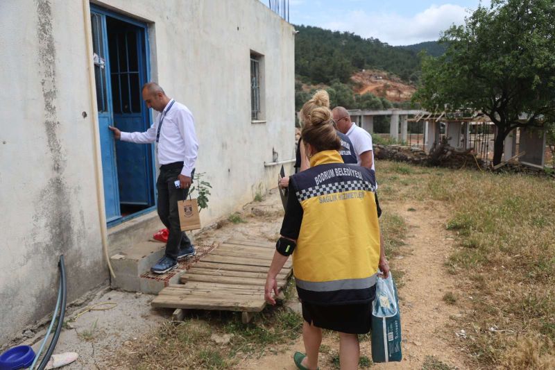 BELEDİYEDEN YATAĞA BAĞIMLI HASTALARA BAYRAM ZİYARETİ